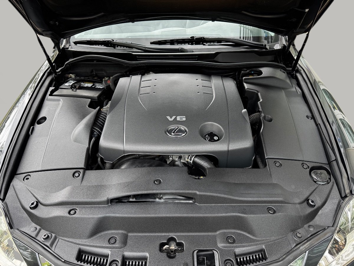 Used 2010 Lexus IS 250C RWD image 13