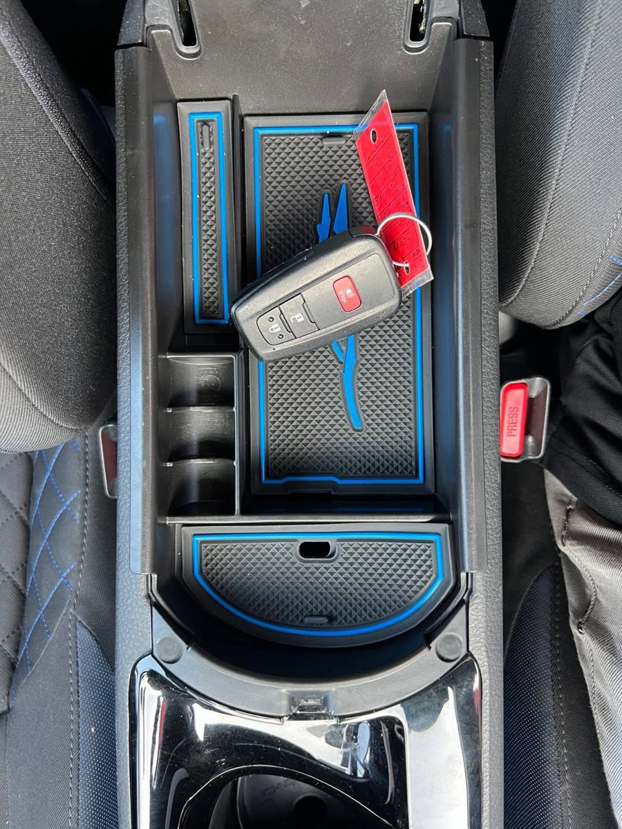 Used 2021 Toyota C-HR XLE FWD image 38