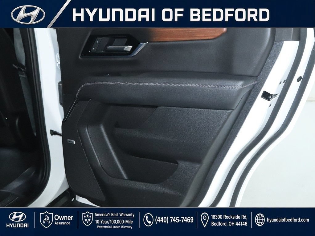 Used 2025 GMC Yukon Denali AWD/4WD image 39