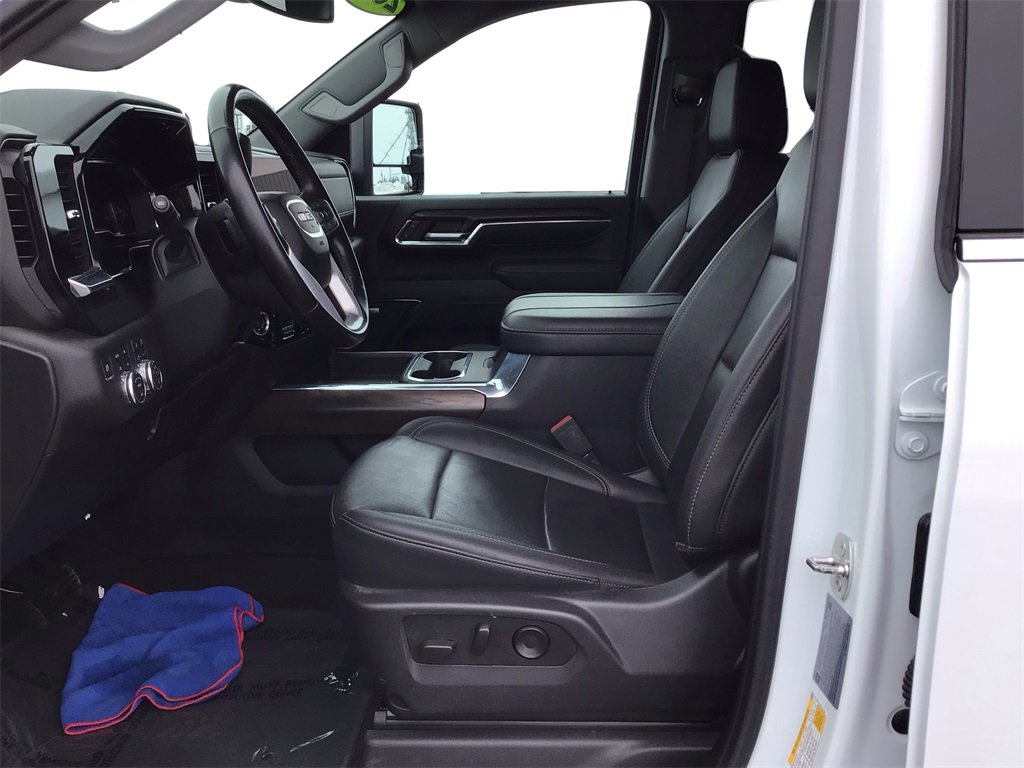 Used 2024 GMC Sierra 2500 SLT w/ SLT Premium Package image 9