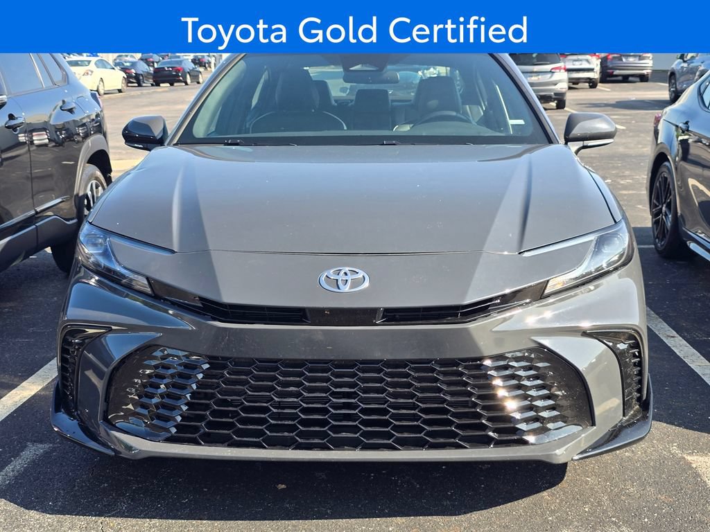 Used 2025 Toyota Camry SE FWD image 2
