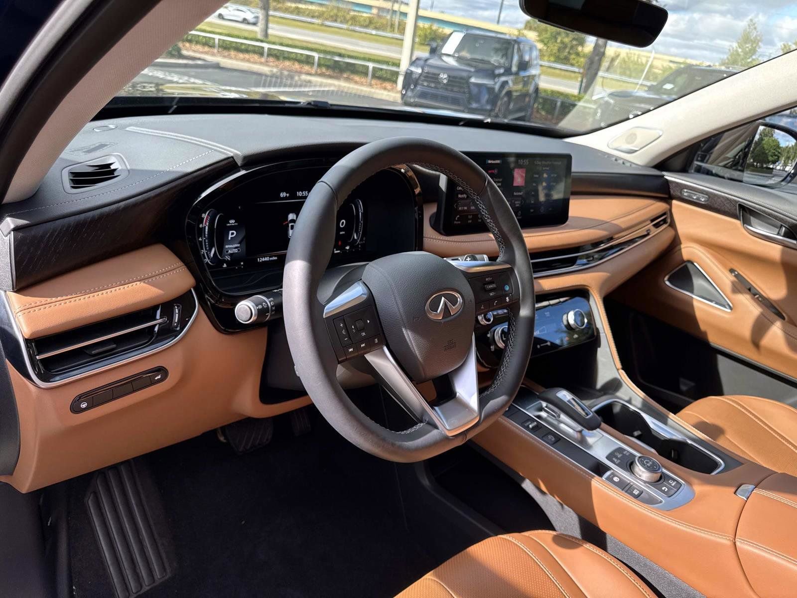 Certified 2025 INFINITI QX60 Sensory image 12