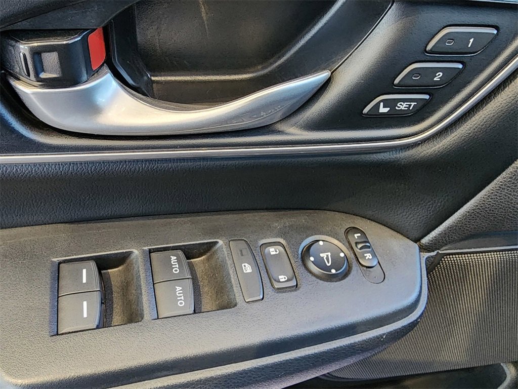 Used 2022 Honda CR-V Touring image 15