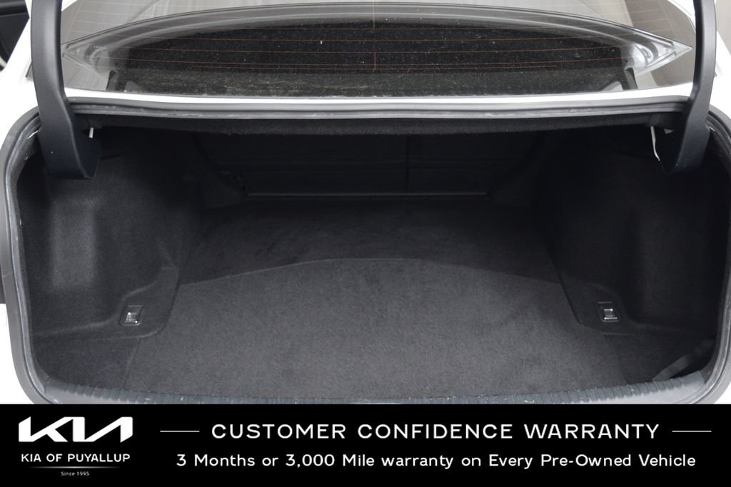 Used 2017 Lexus IS 200t RWD image 19