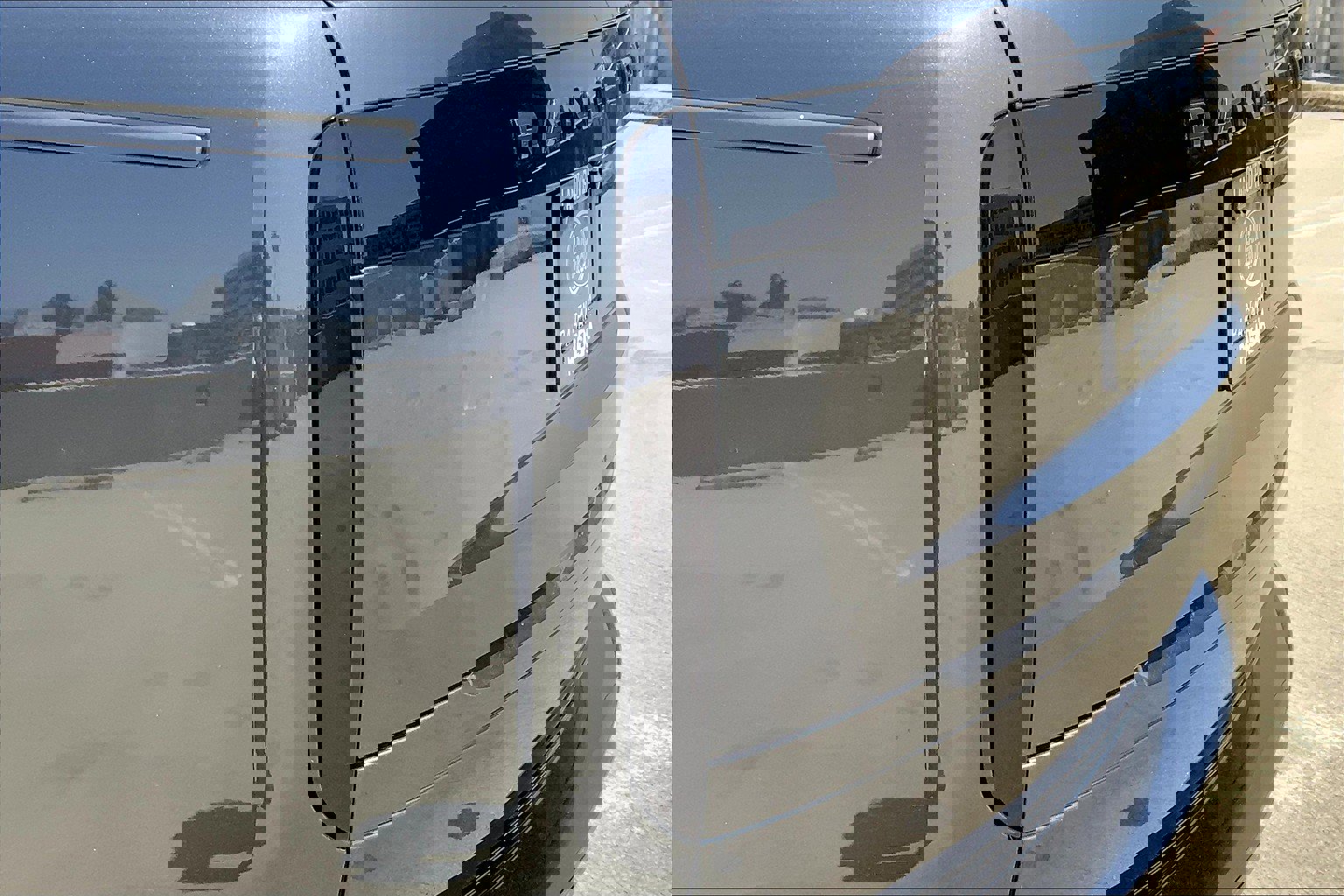 New 2025 Land Rover Range Rover Long Wheelbase SE image 5