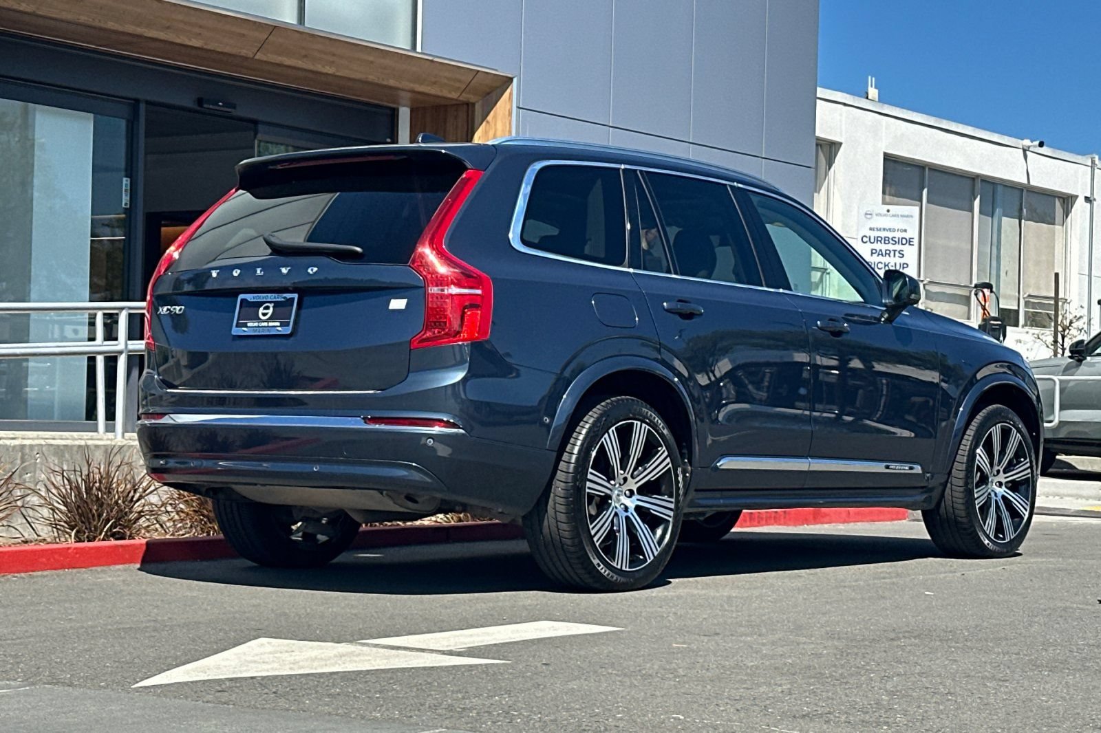 Certified 2024 Volvo XC90 T8 Plus w/ Protection Package Premier AWD/4WD image 2