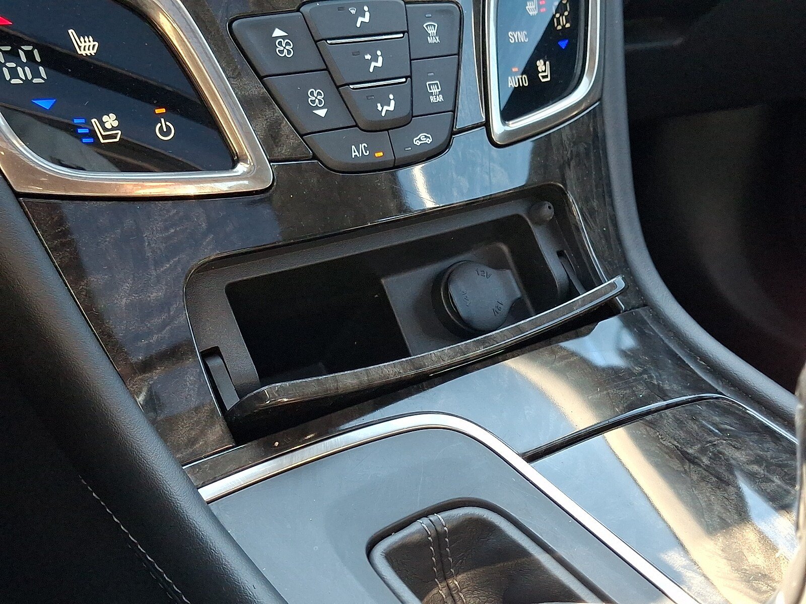 Used 2016 Buick LaCrosse Premium w/ Driver Confidence Package #1 FWD image 26