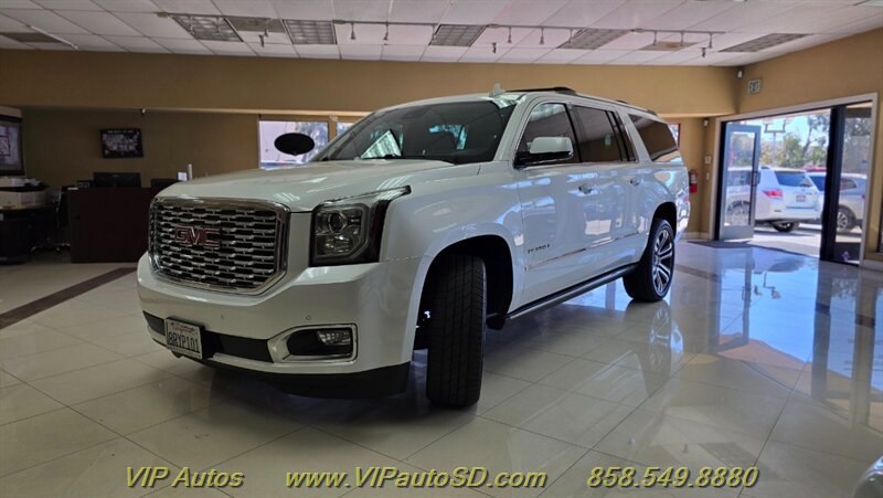 Used 2020 GMC Yukon XL Denali w/ Denali Premium Package AWD/4WD image 2