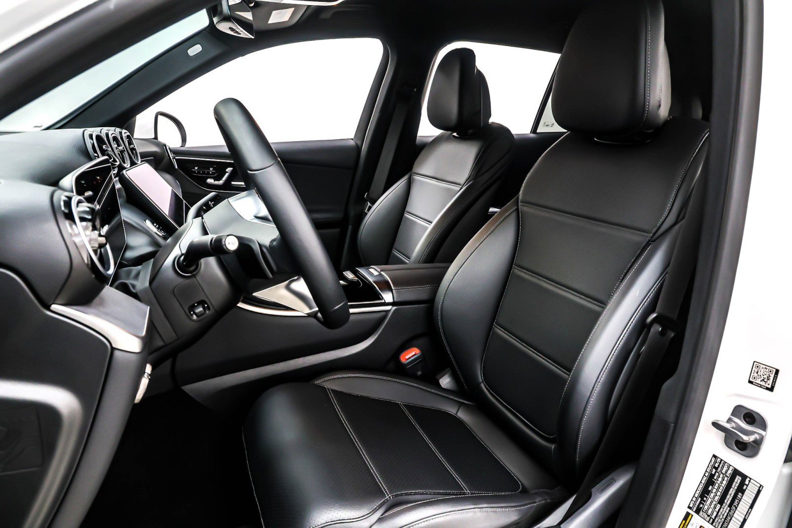 Certified 2025 Mercedes-Benz GLC 300 image 18