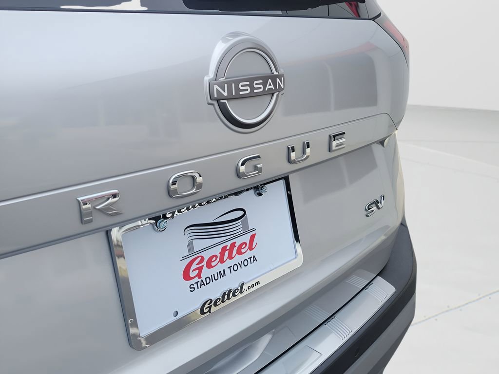 Used 2023 Nissan Rogue SV image 6
