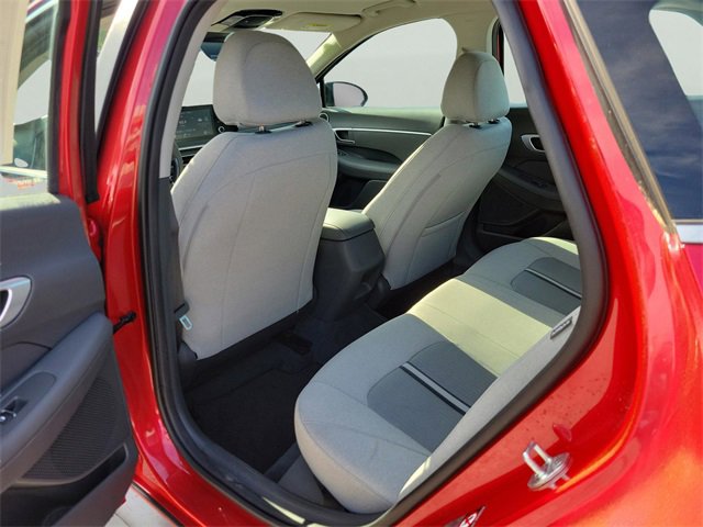 Used 2022 Hyundai Sonata SE w/ Preferred Accessory Package image 6