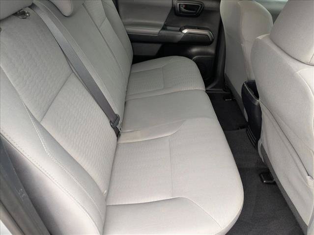 Used 2018 Toyota Tacoma SR5 AWD/4WD image 18