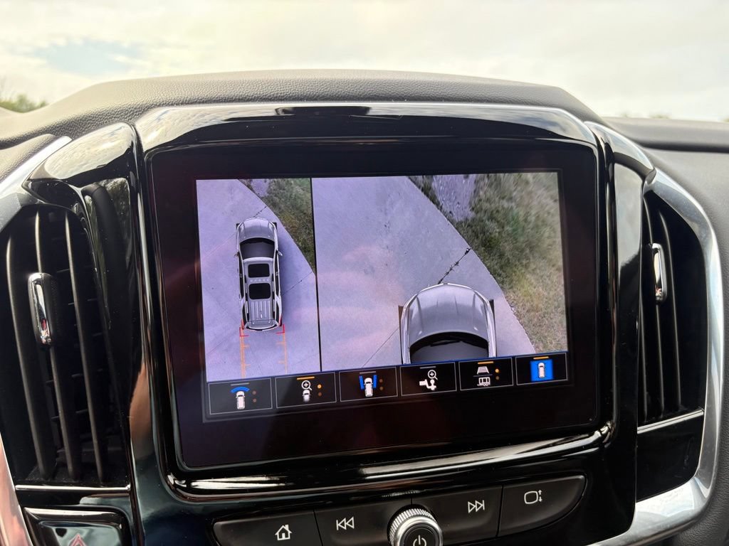 Used 2023 Chevrolet Traverse High Country AWD/4WD image 30