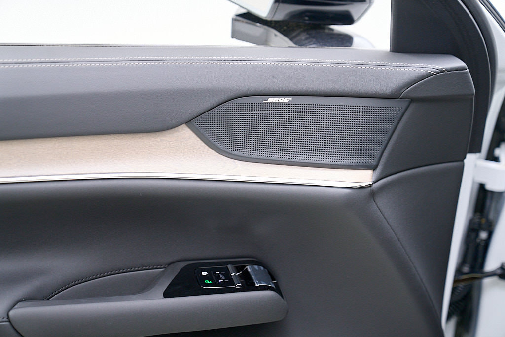New 2026 Volvo EX90 Plus AWD/4WD image 11
