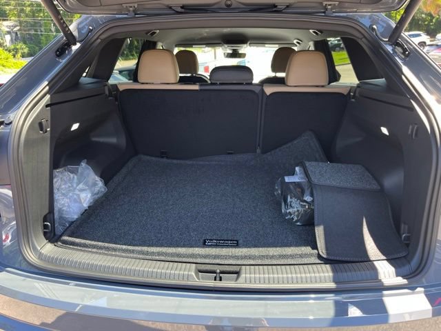 New 2026 Volkswagen Atlas Cross Sport SE FWD image 20