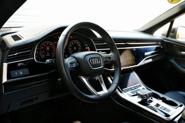 Used 2025 Audi Q7 3.0T Premium w/ Convenience Package image 19