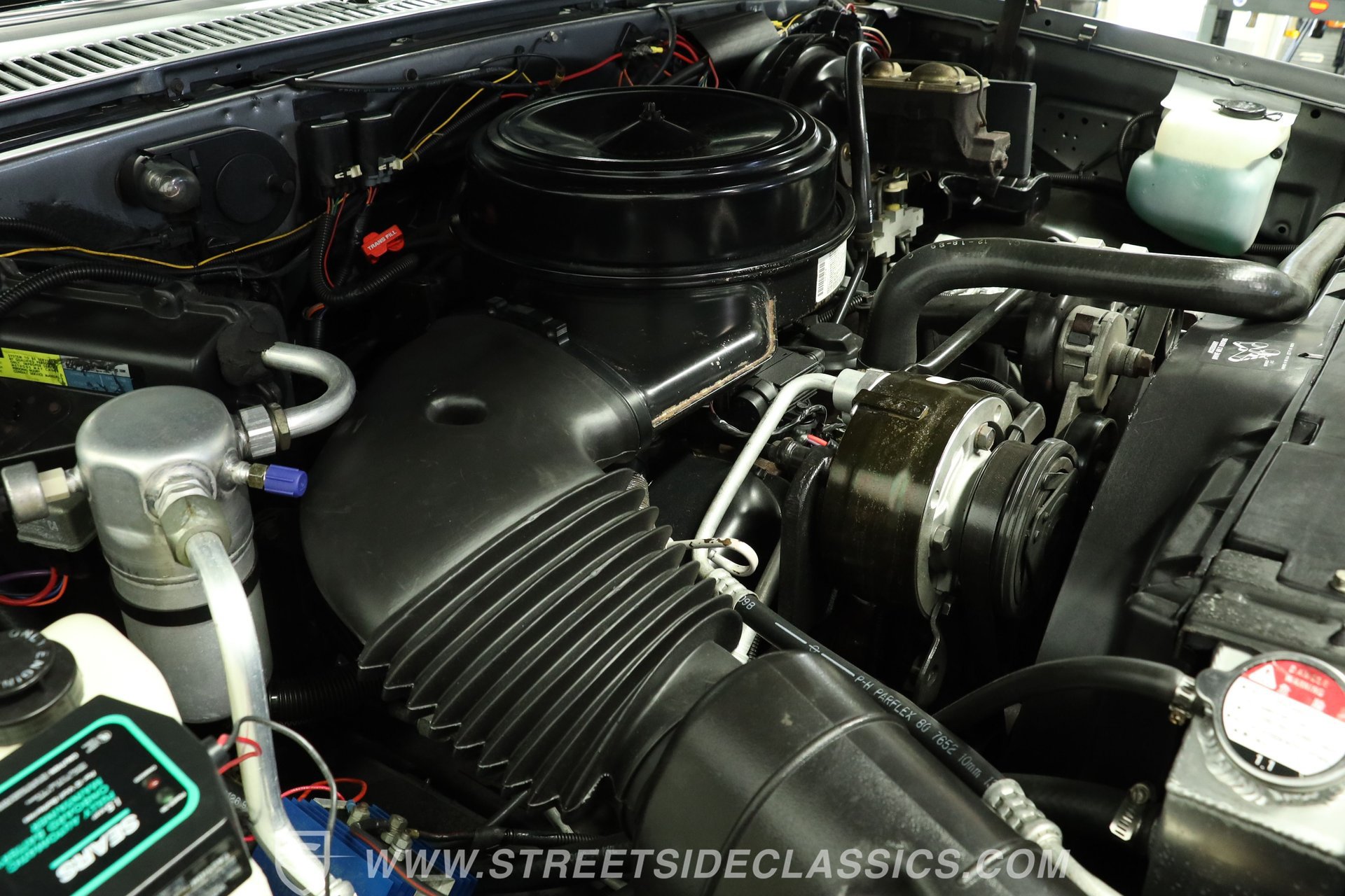 Used 1990 Chevrolet Suburban 2500 RWD image 32