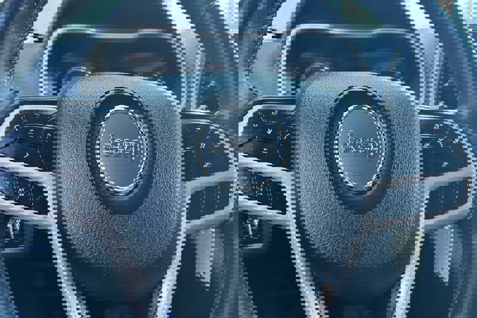 Used 2017 Jeep Cherokee Latitude image 28