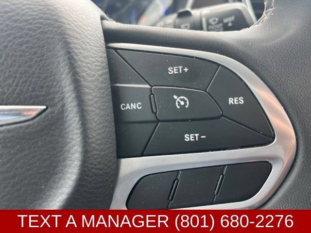 Used 2022 Chrysler Voyager LX FWD image 27