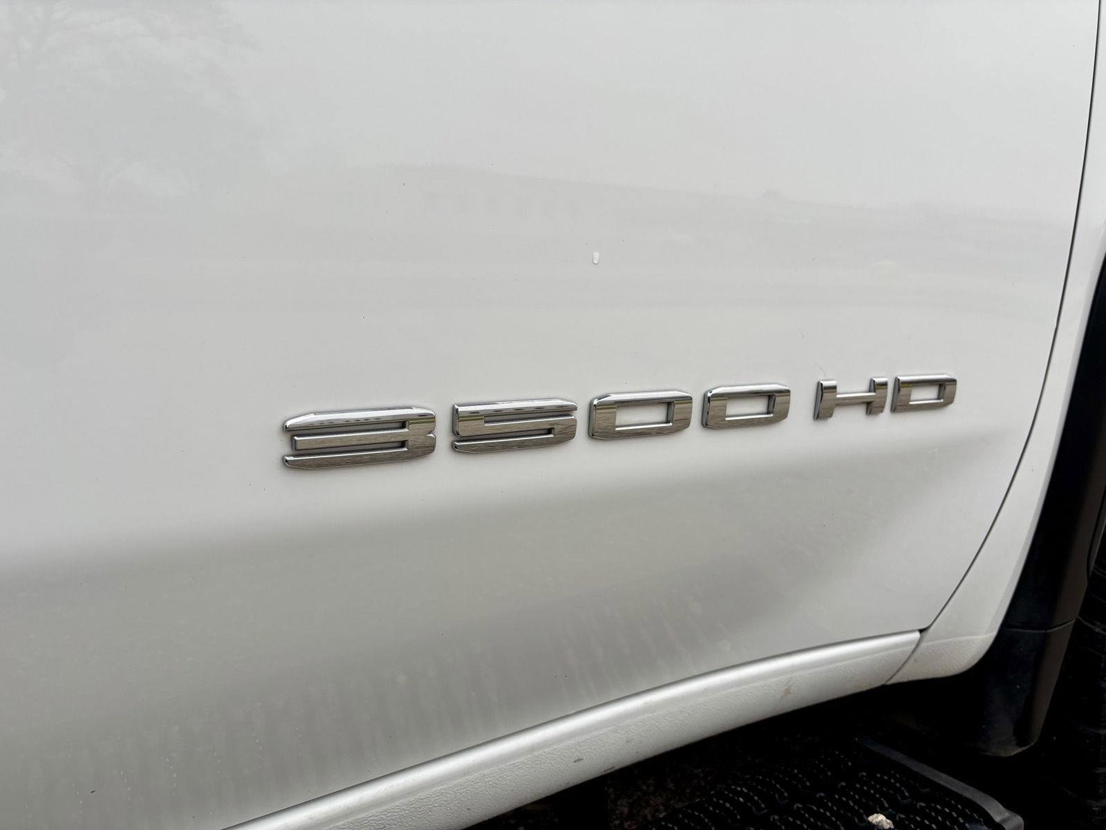 Used 2022 GMC Sierra 3500 SLE w/ SLE Convenience Package image 15