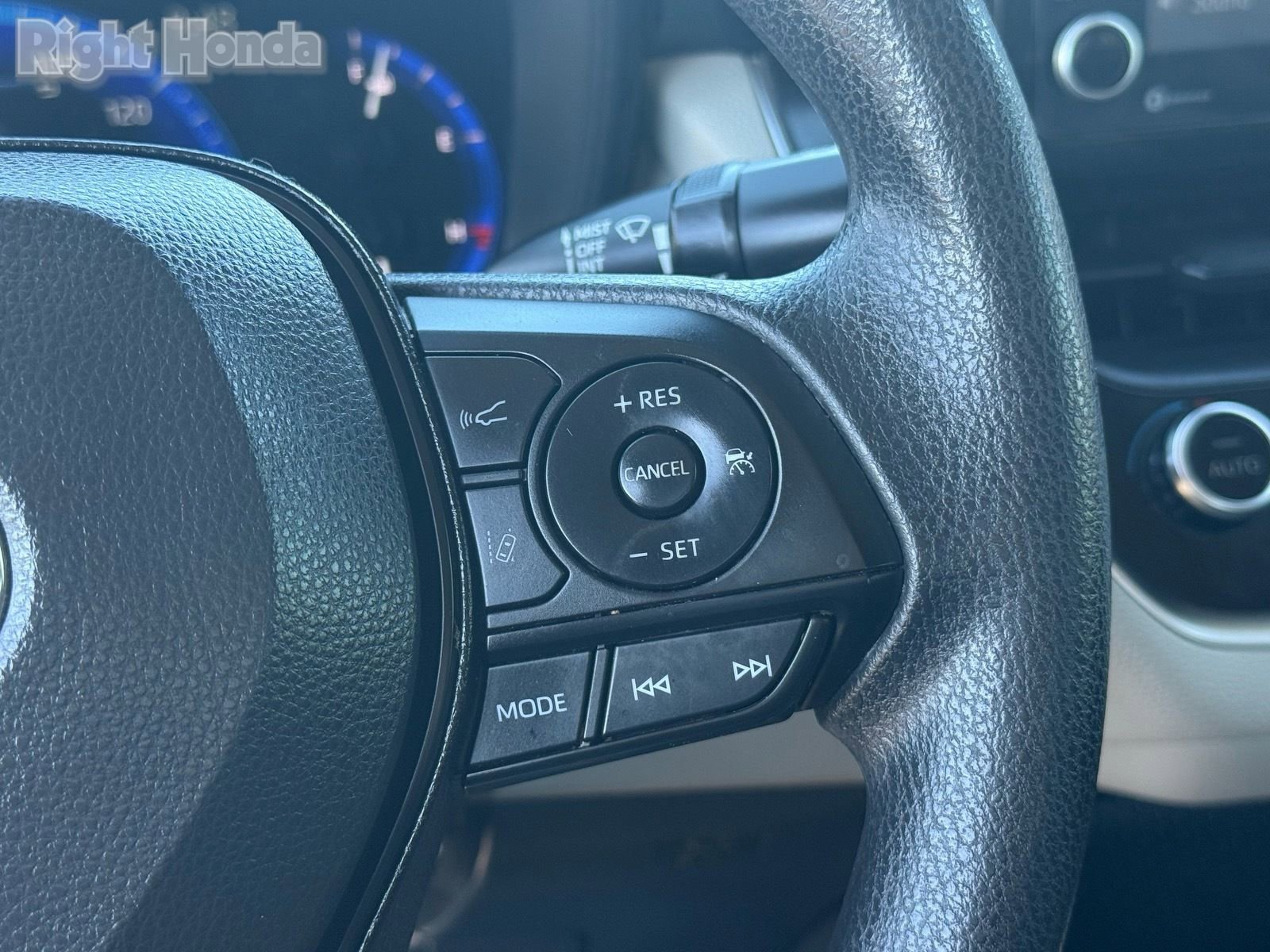 Used 2022 Toyota Corolla LE image 16