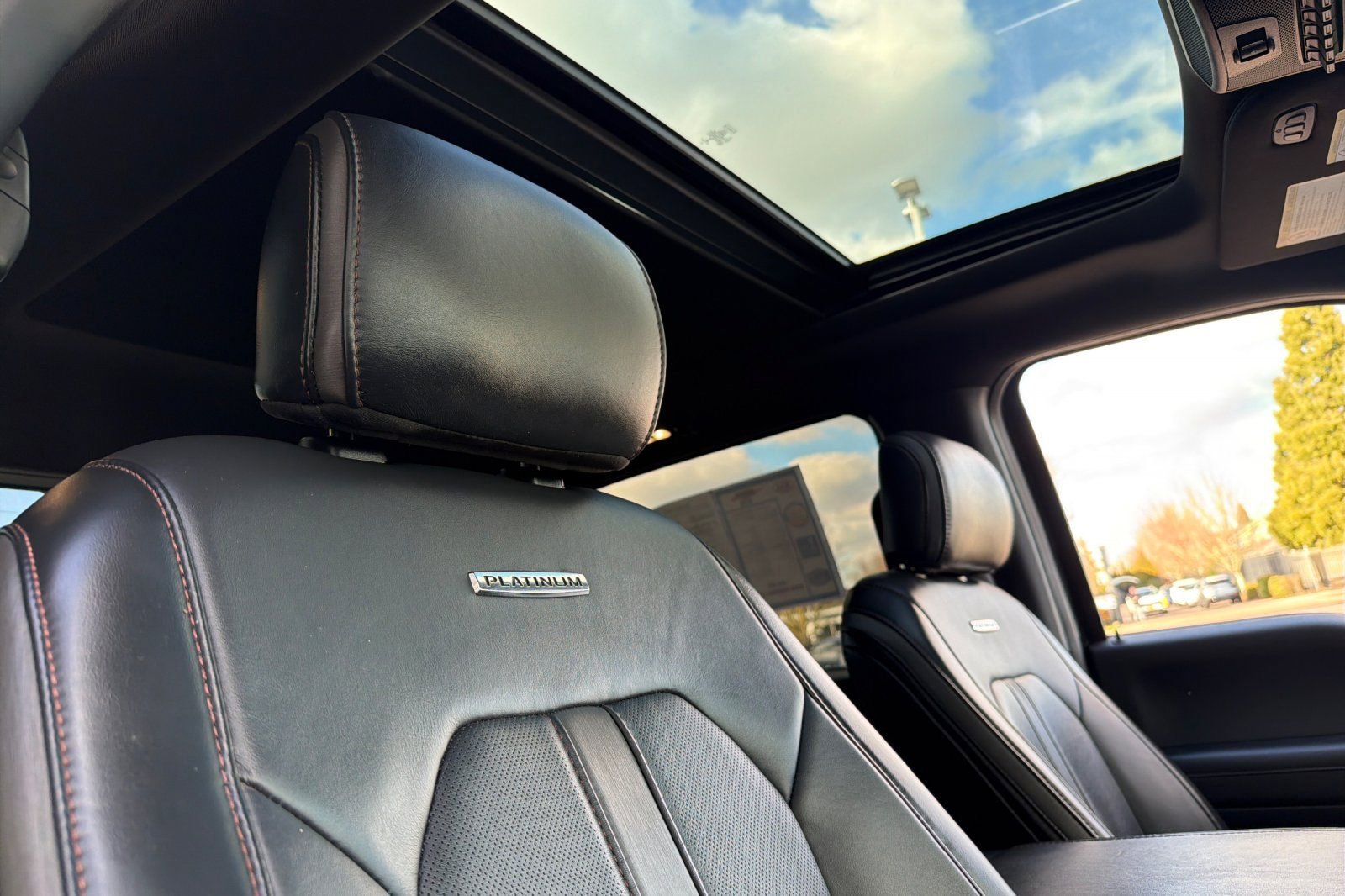 Used 2022 Ford F450 Platinum w/ FX4 Off-Road Package image 16