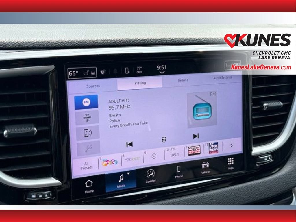 Used 2024 Chrysler Pacifica Touring-L FWD image 21