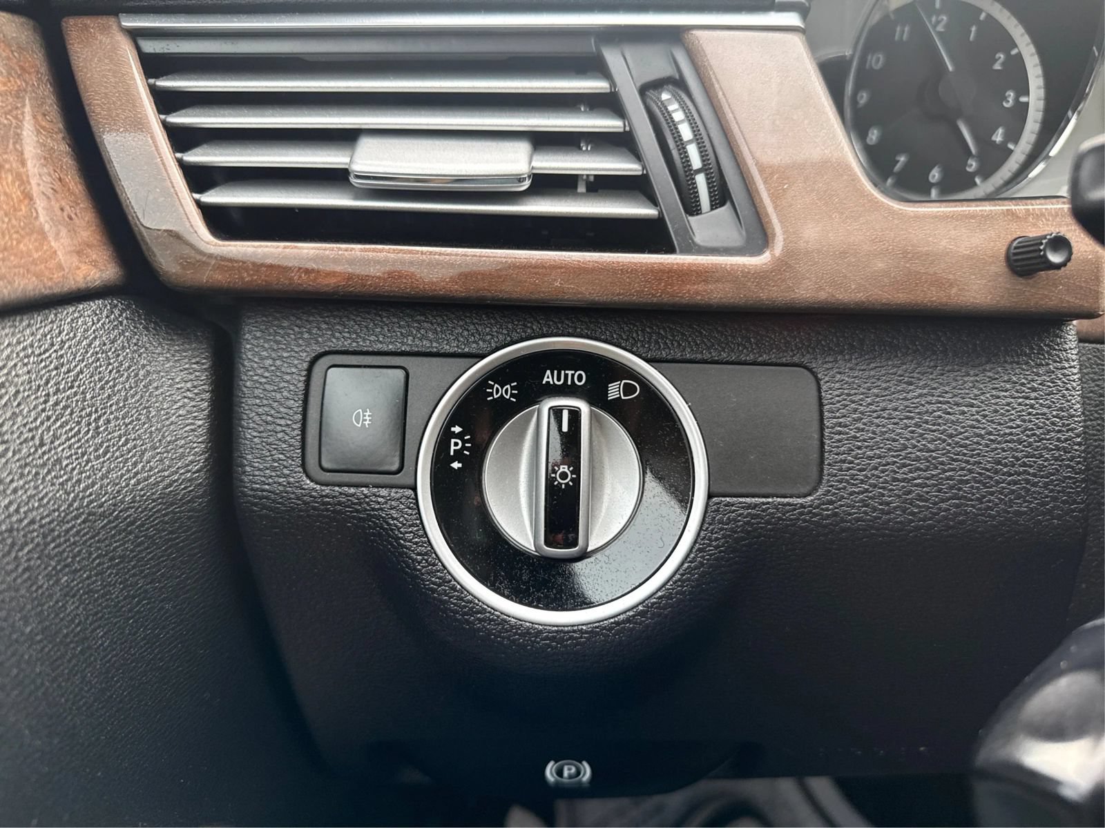 Used 2012 Mercedes-Benz E 350 4MATIC Sedan image 18