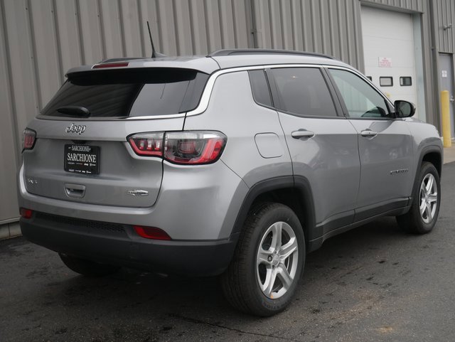 Used 2024 Jeep Compass Latitude w/ Sun and Sound Group image 12