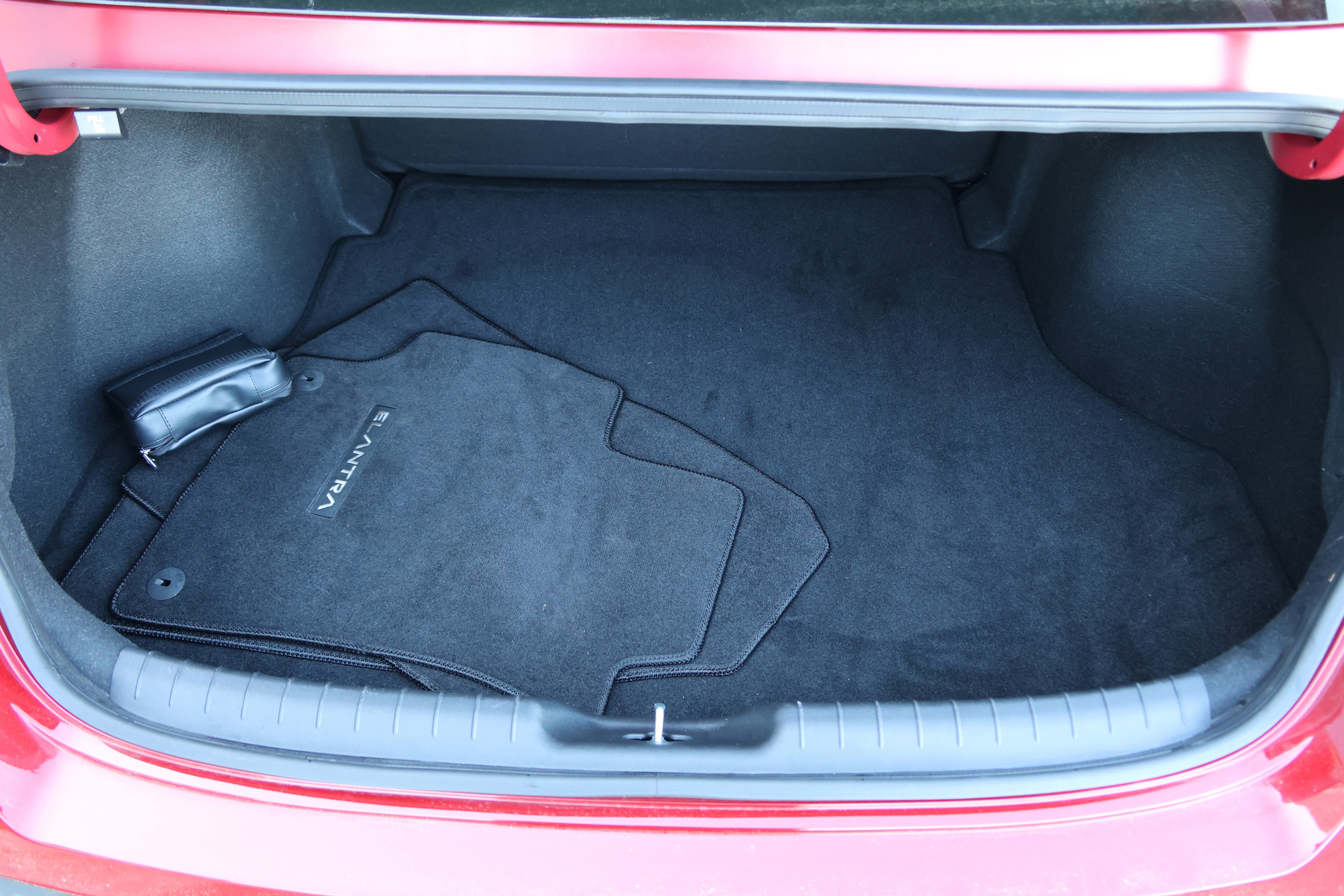 Used 2025 Hyundai Elantra Sport image 33