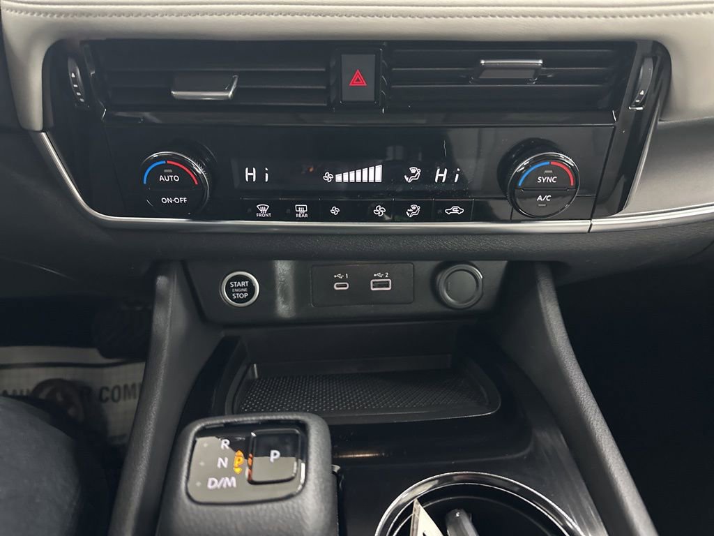 Used 2021 Nissan Rogue SV image 42