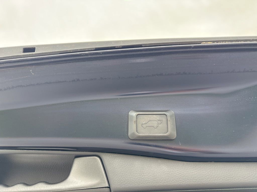 Used 2022 Toyota RAV4 XLE FWD image 32