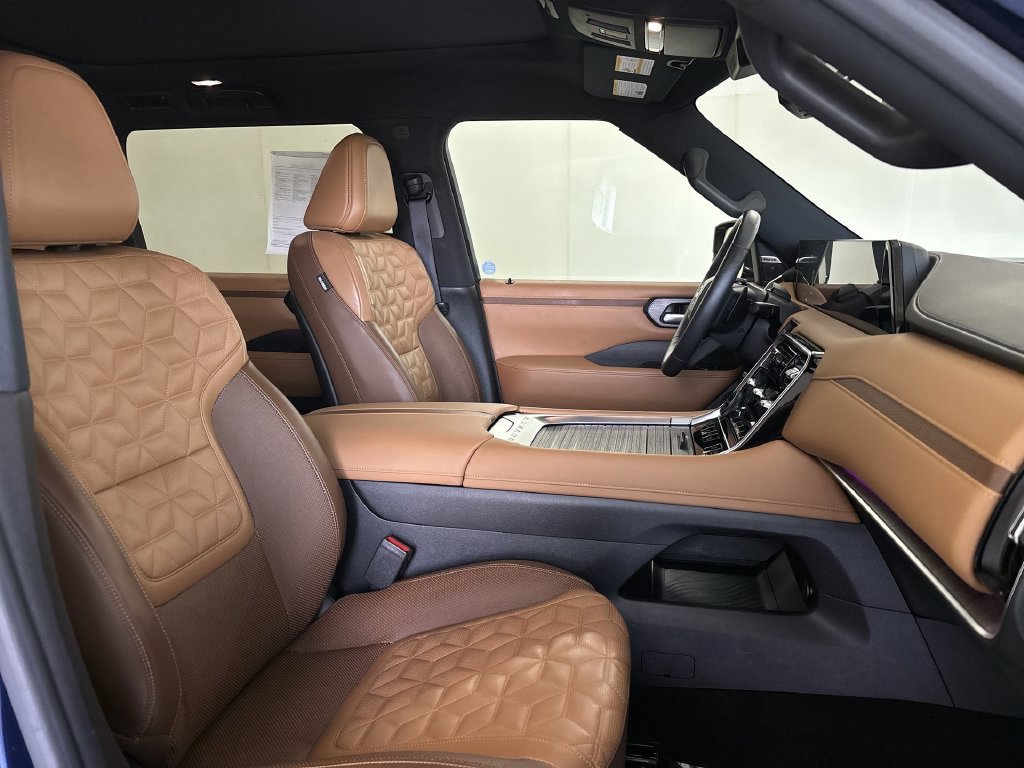 Certified 2025 Nissan Armada Platinum Reserve AWD/4WD image 24