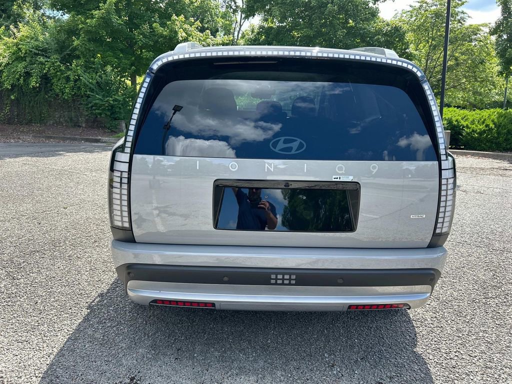 New 2026 Hyundai Ioniq 9 SE AWD/4WD image 6