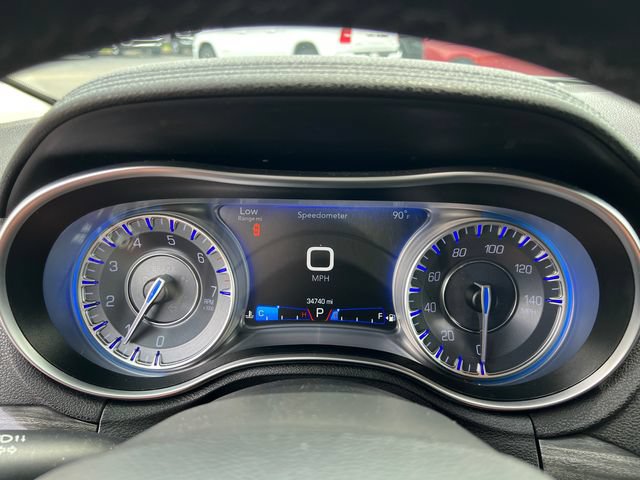 Used 2018 Chrysler 300 Touring w/ Chrome Appearance Package RWD image 15