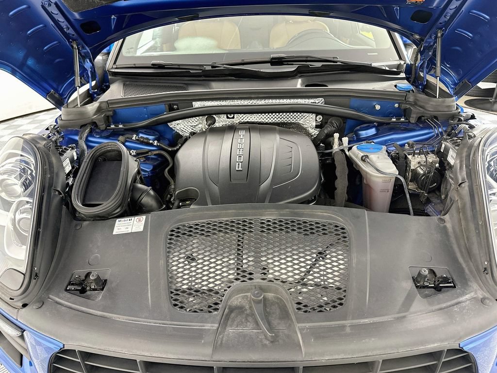 Used 2018 Porsche Macan AWD/4WD image 31