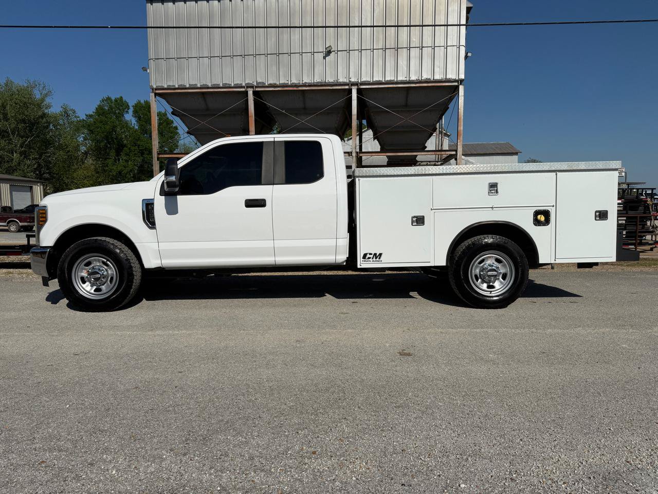 Used 2018 Ford F350 XL w/ Power Equipment Group RWD image 2