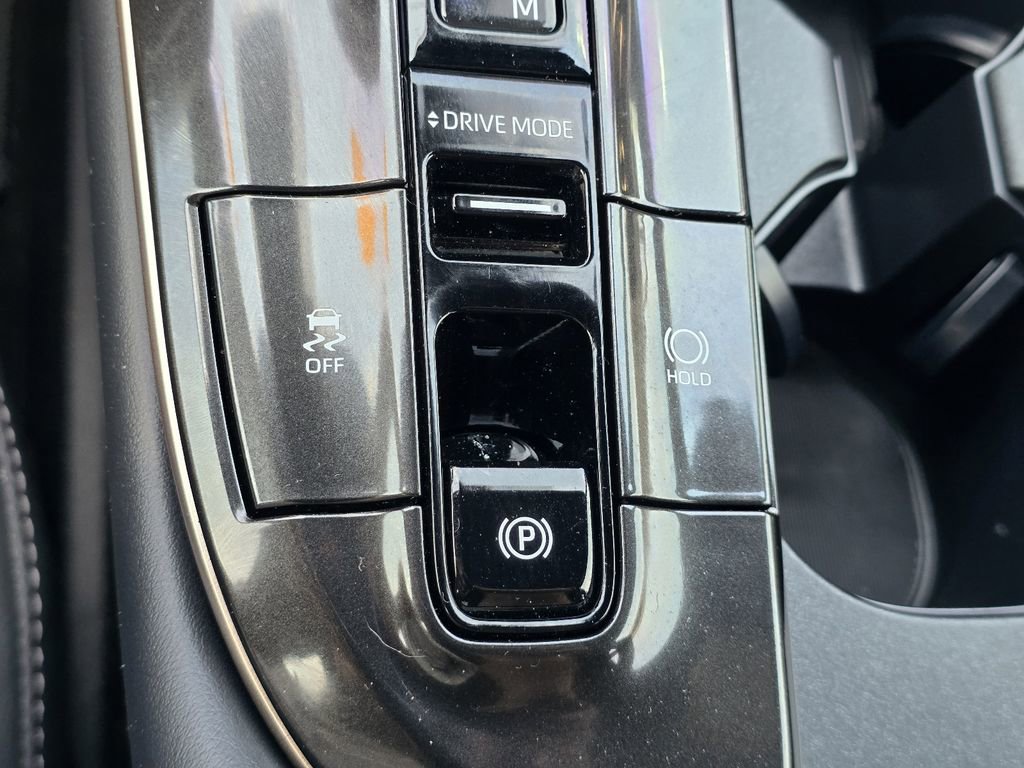 Used 2024 Toyota Crown Platinum AWD/4WD image 21
