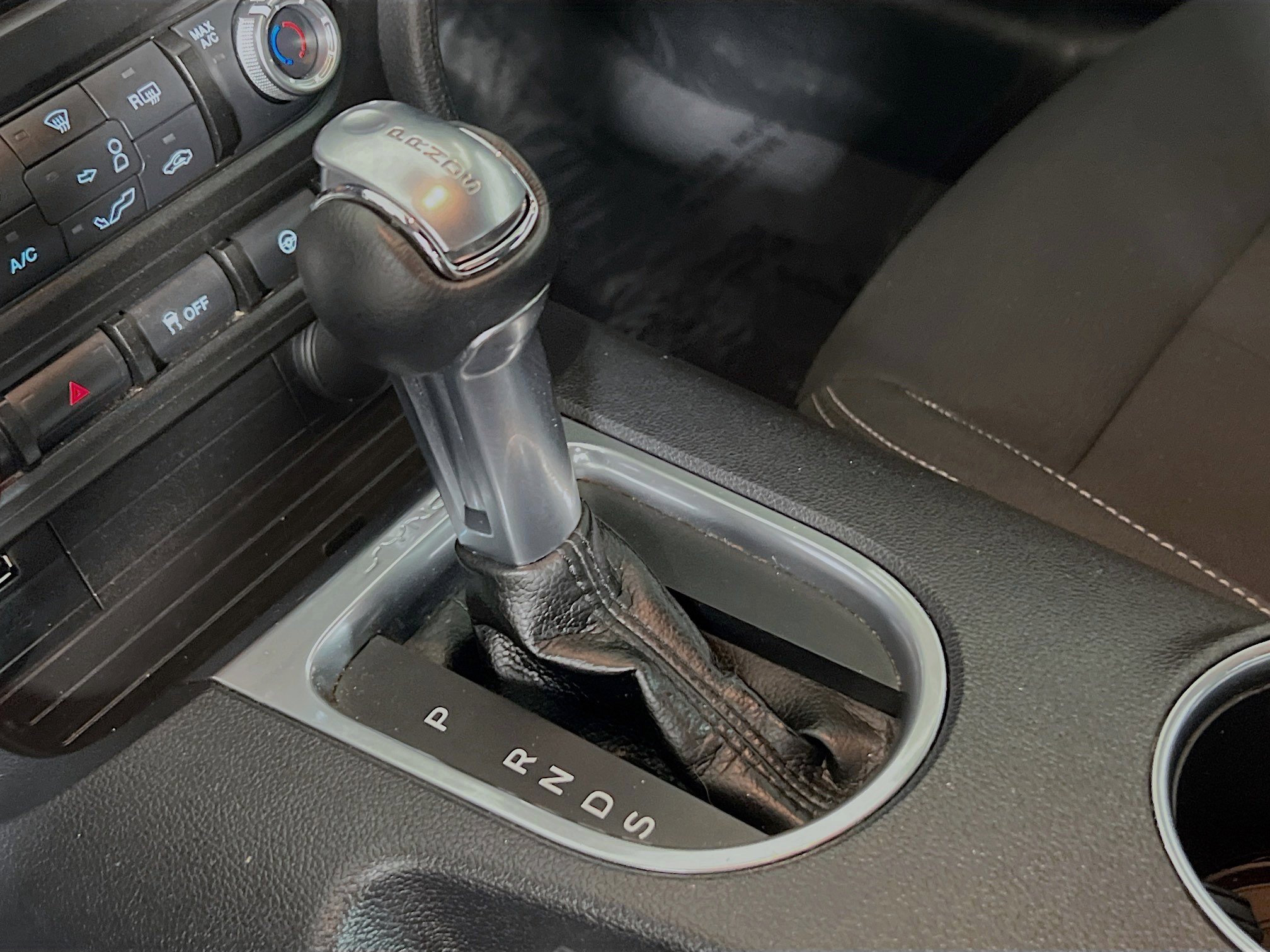 Used 2021 Ford Mustang EcoBoost image 25