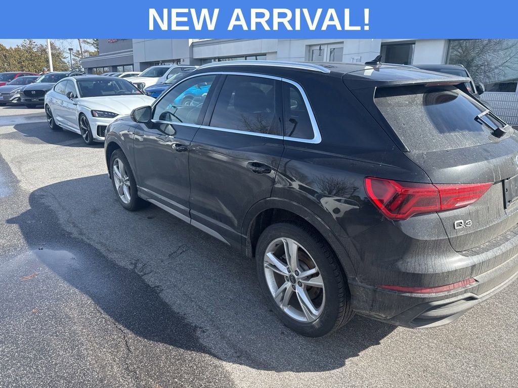 Used 2023 Audi Q3 2.0T Premium w/ Convenience Package image 13