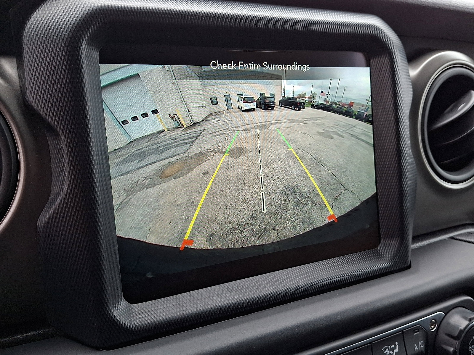 Used 2022 Jeep Wrangler Unlimited Sport image 19