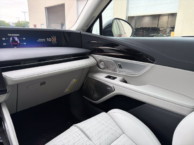 New 2026 Lincoln Nautilus Reserve AWD/4WD image 19