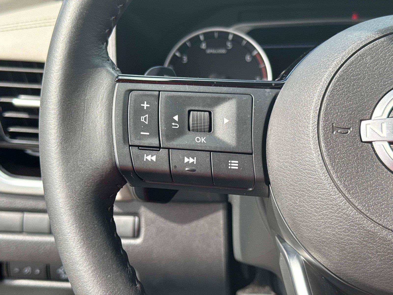 Used 2023 Nissan Rogue SL w/ SL Premium Package FWD image 32