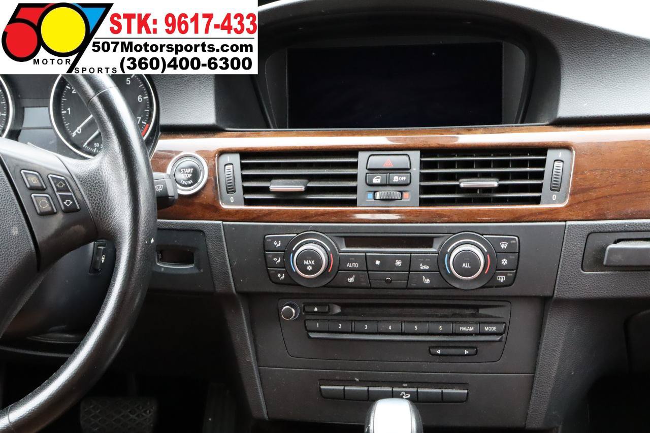 Used 2011 BMW 328i xDrive Sedan AWD/4WD image 16