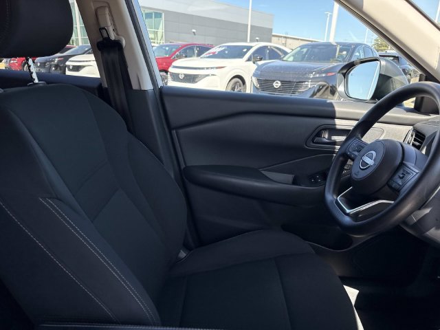 Used 2024 Nissan Rogue S AWD/4WD image 14