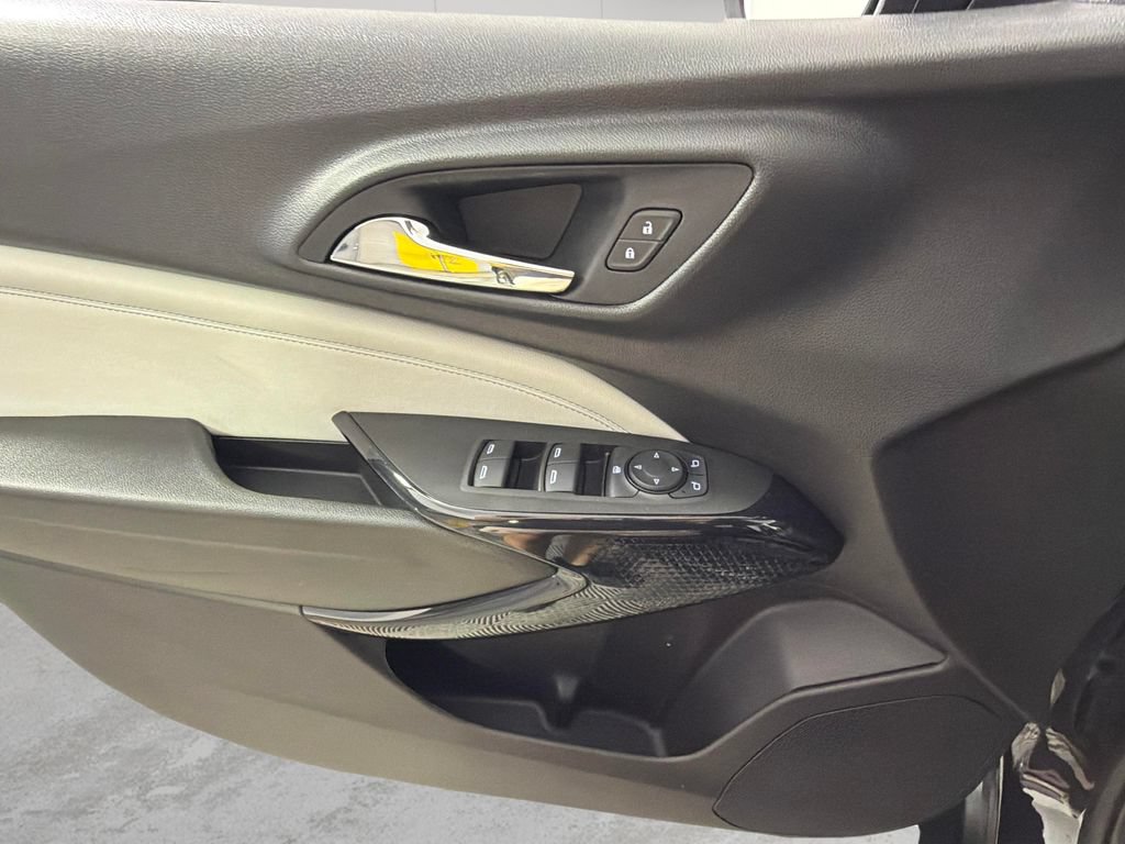 Certified 2025 Chevrolet Trax LT w/ Driver Confidence Package FWD image 25