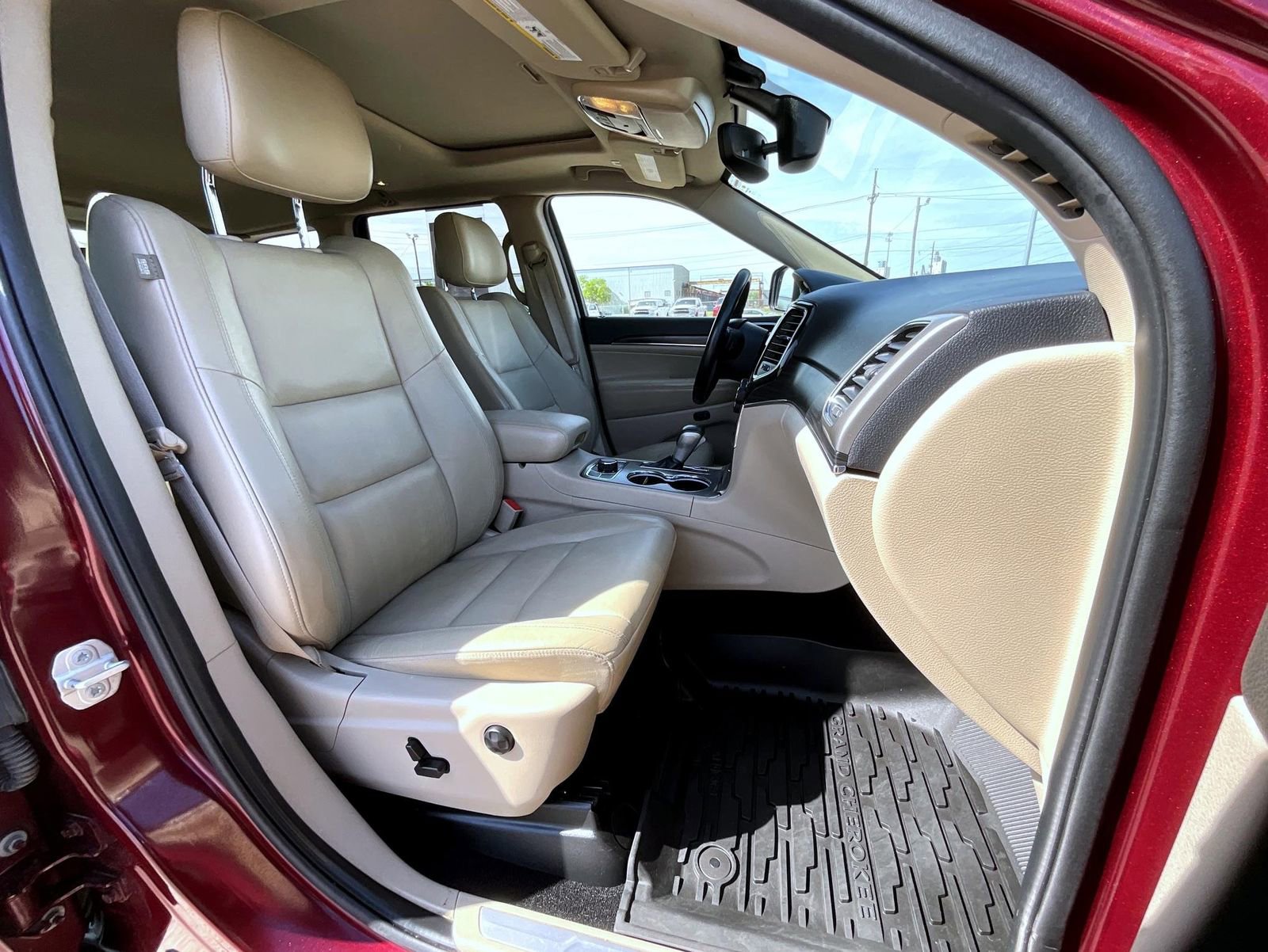 Used 2021 Jeep Grand Cherokee Limited AWD/4WD image 16