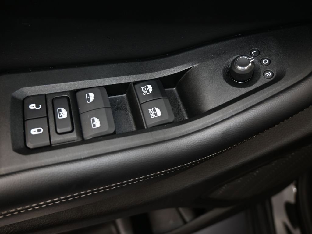 Used 2024 Jeep Grand Cherokee L Limited image 4