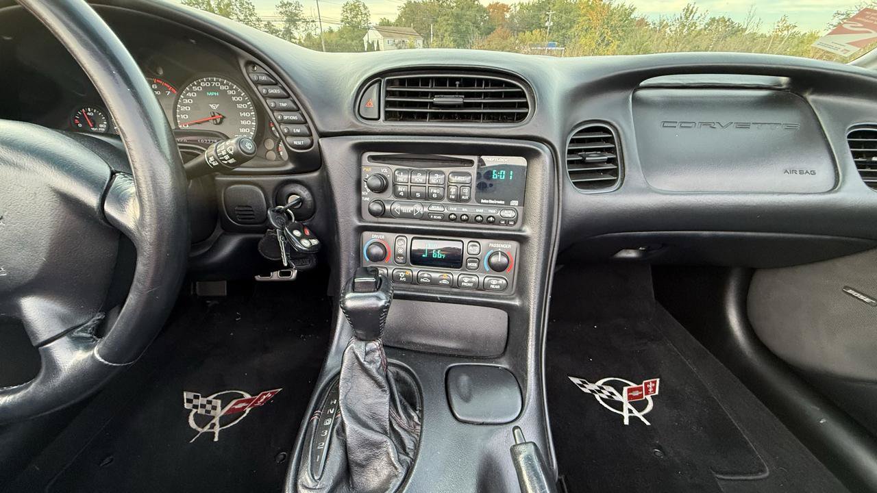 Used 2001 Chevrolet Corvette Convertible w/ Preferred Equipment Group1 RWD image 41
