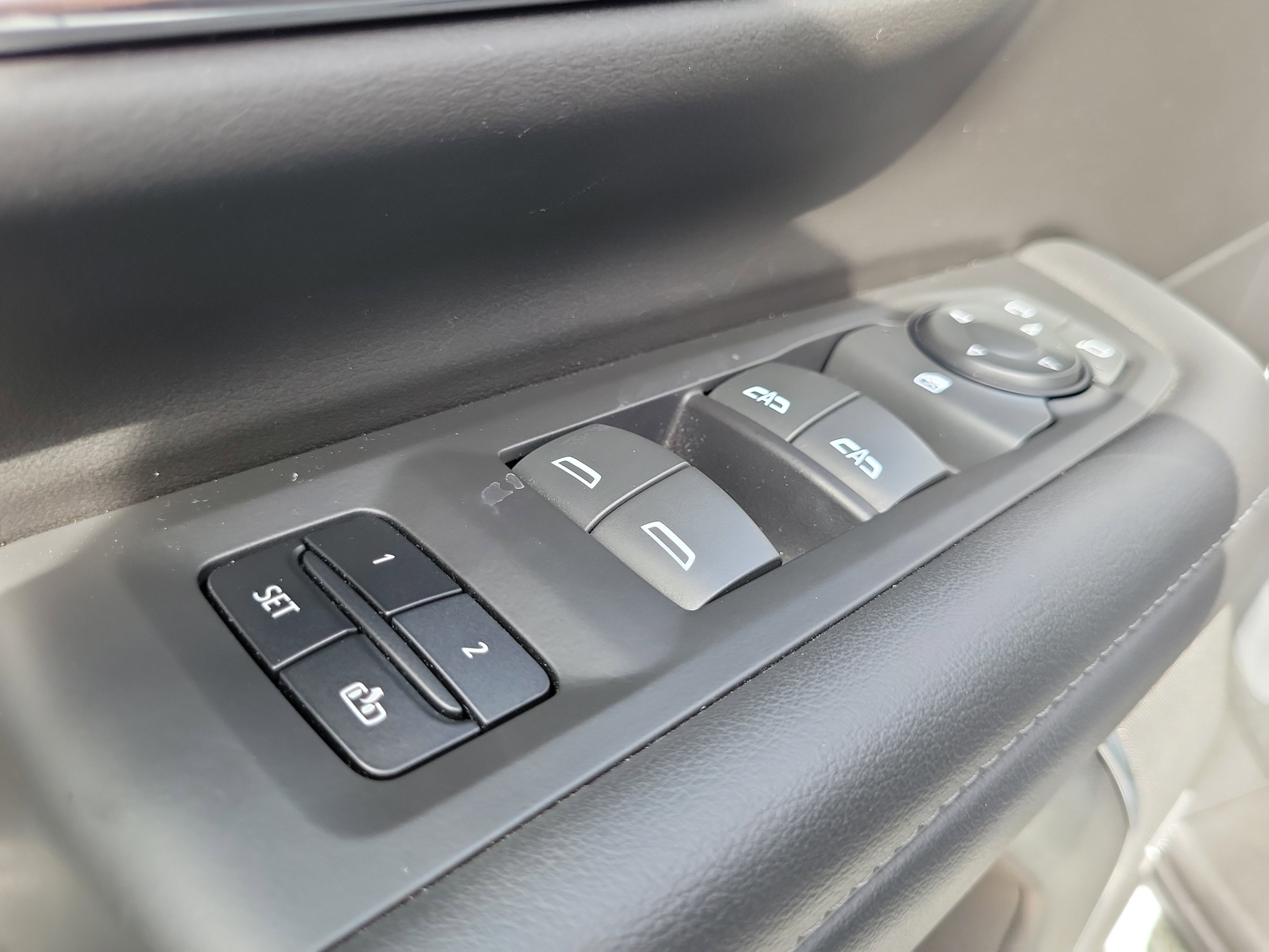 Used 2023 Chevrolet Suburban LT RWD image 27